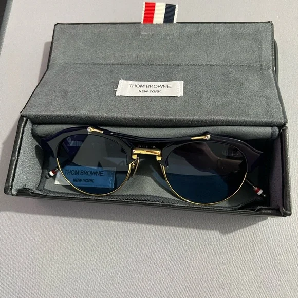 トムブラウン TB-700-A-BLK-GLD-49 THOM BROWNE Accessories | Thom Browne Tb70dtnvygld49 | Poshmark